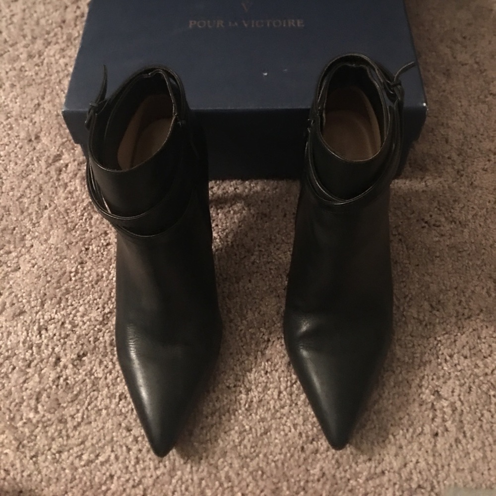 Pour la Victoire Candence calf skin boots